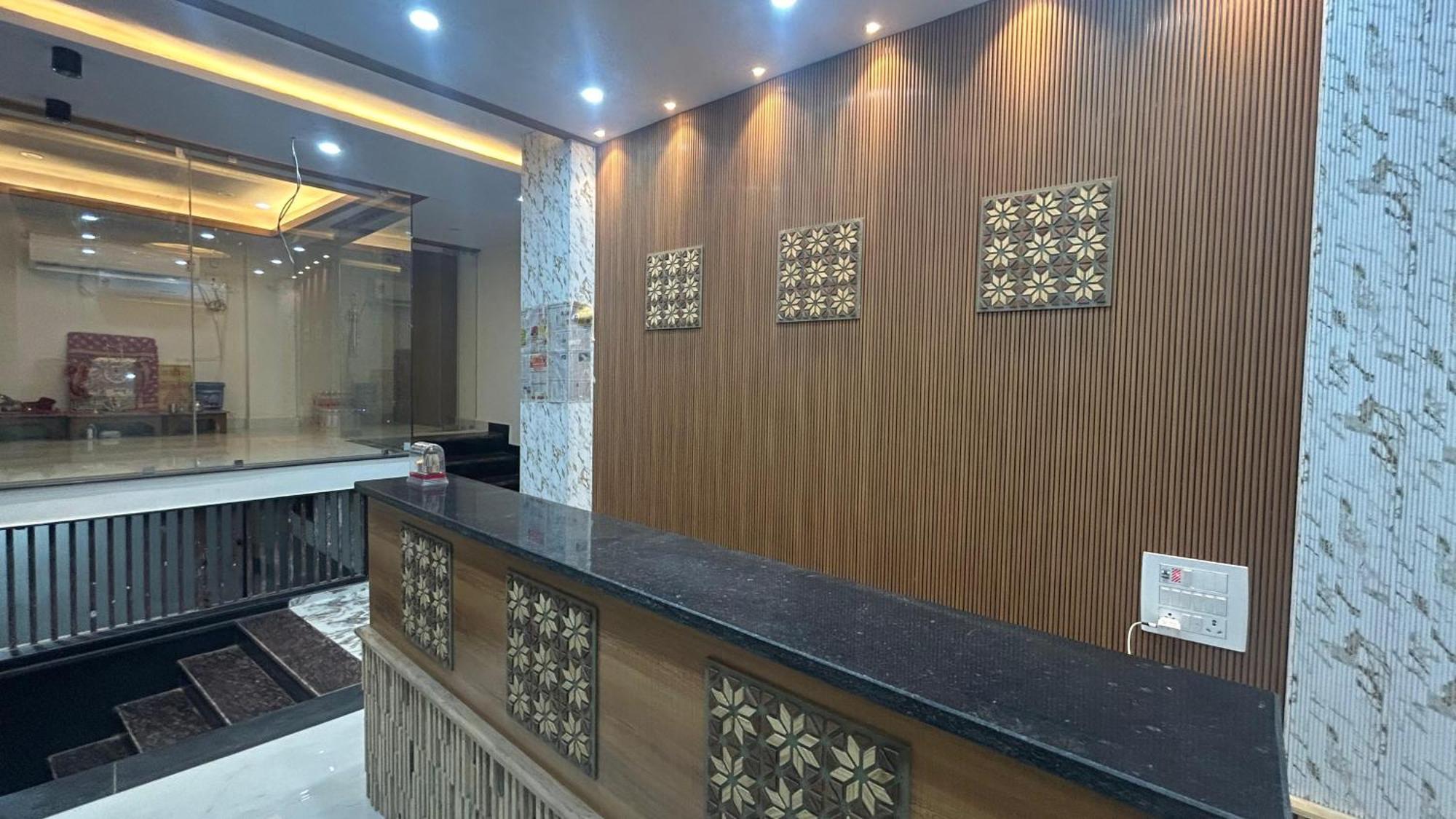 Sanidhyam By Hotel Sahu Near Kashi Vishwanath Temple Gate - Varanasi — Photos 1